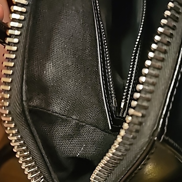 Authentic Givenchy Antigona Small in Smooth Black - Picture 16 of 16